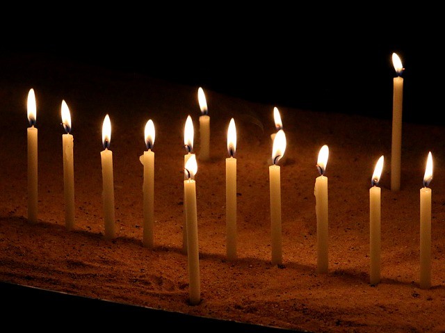 candles-g65cea257f_640